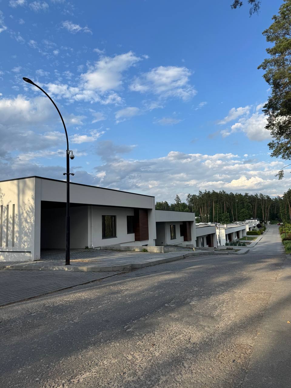 Котедж з&nbsp;укриттям 220&nbsp;м&sup2; у&nbsp;КМ Белгравія